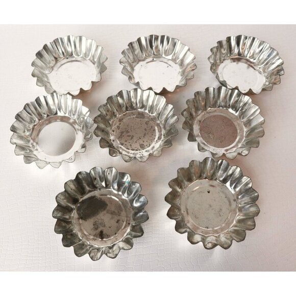 6 Vintage Cookie Cutters Metal Cookie Cutters & 8 Tart Tins Kitchenware Crafts - Picture 4 of 5